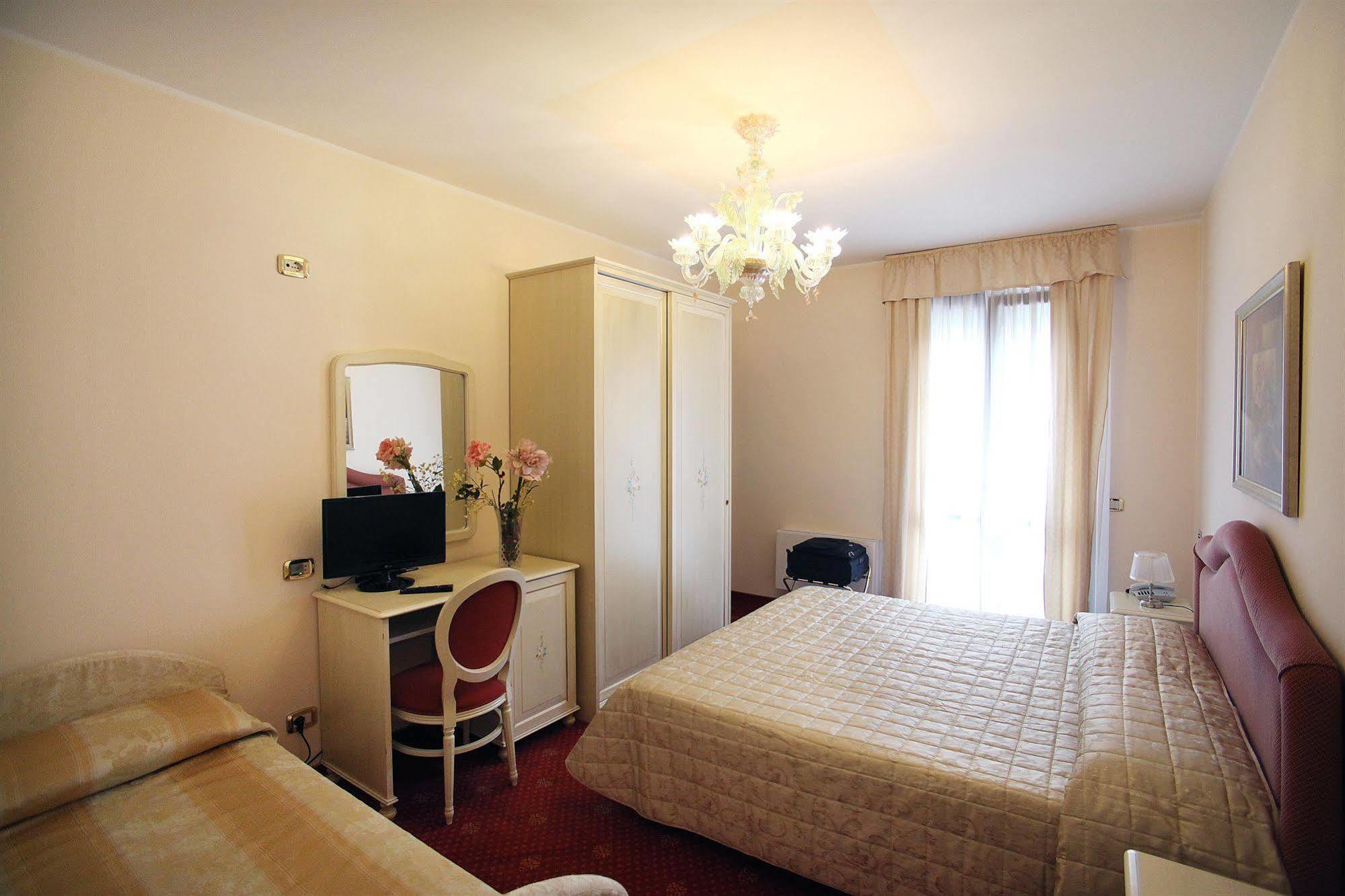 Nice Hotel Mestre Exterior photo