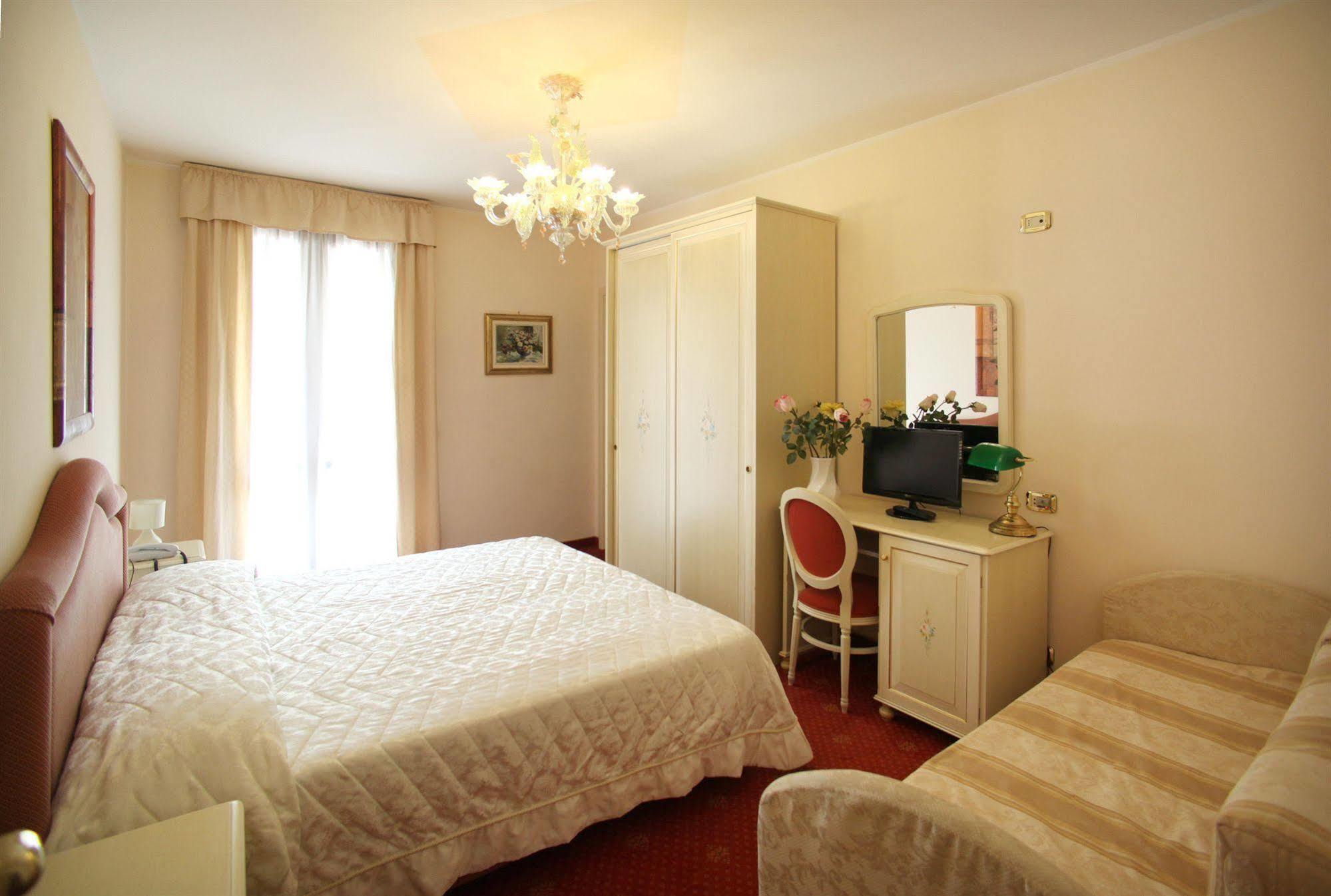 Nice Hotel Mestre Exterior photo