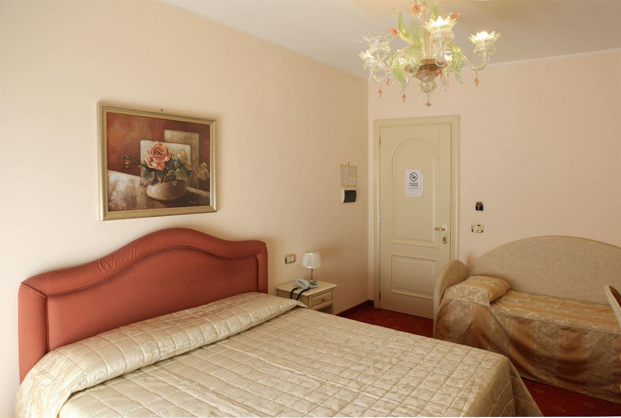 Nice Hotel Mestre Exterior photo