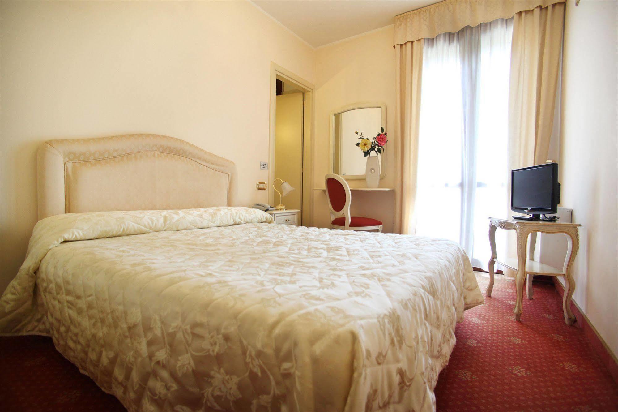 Nice Hotel Mestre Exterior photo